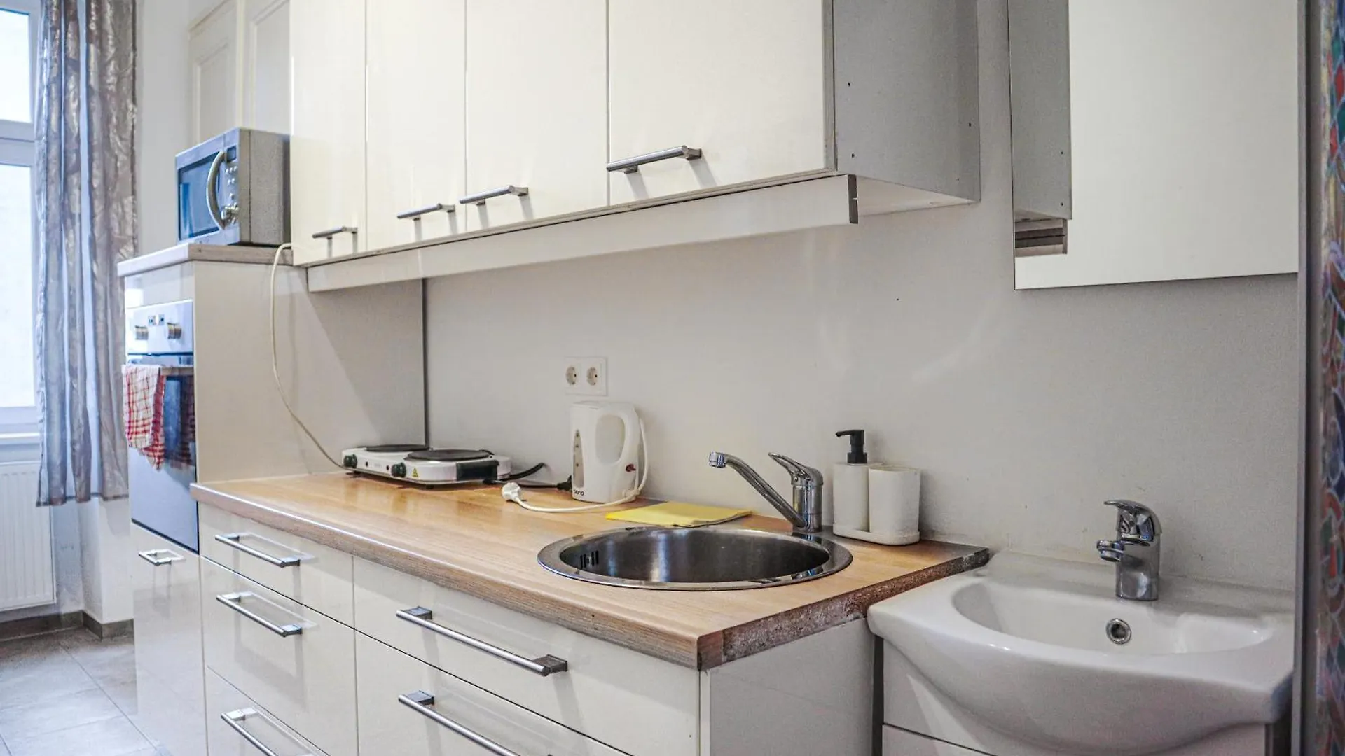 Super Bright Apartment Perfect For Longstays Bécs
